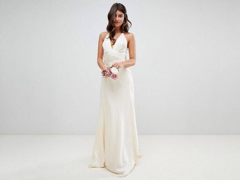 How To Pick A Second Wedding Dress 7 We Re Loving Right Now