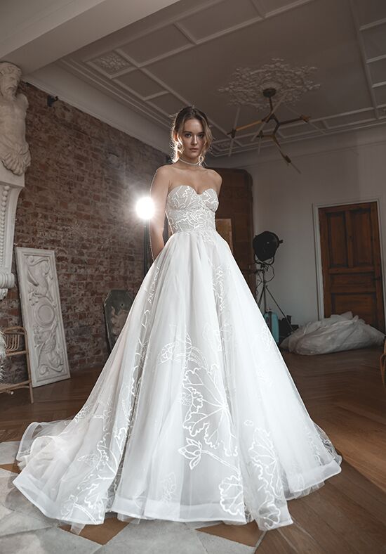 Floral Lace Wedding Dress Blum