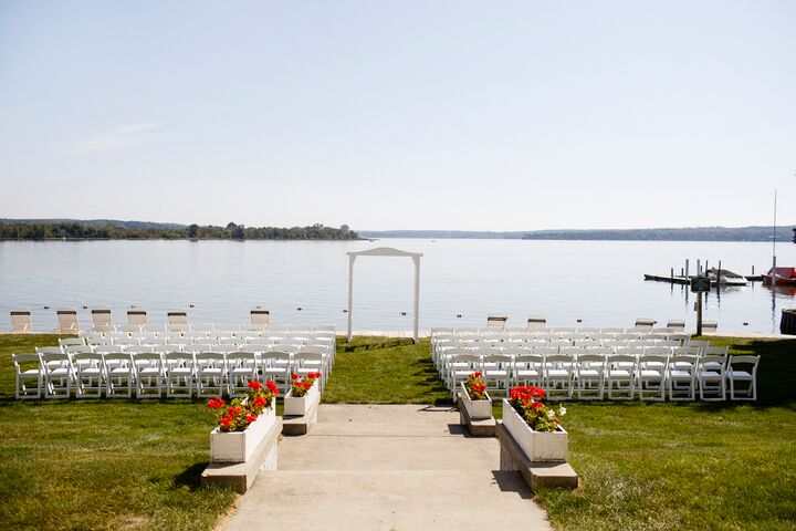 Portage Point Inn And Marina 