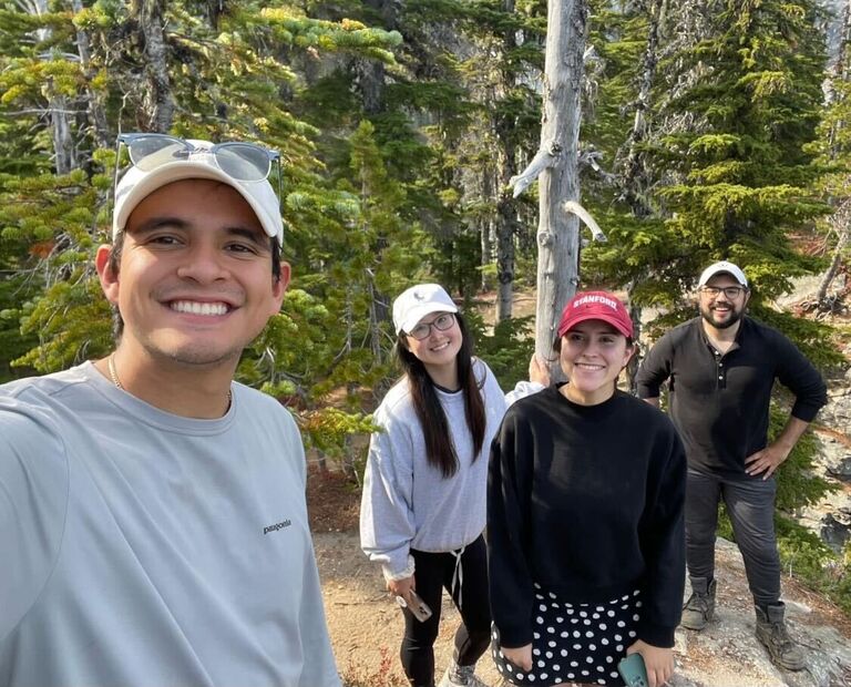 First picture together with friends and first hike together!