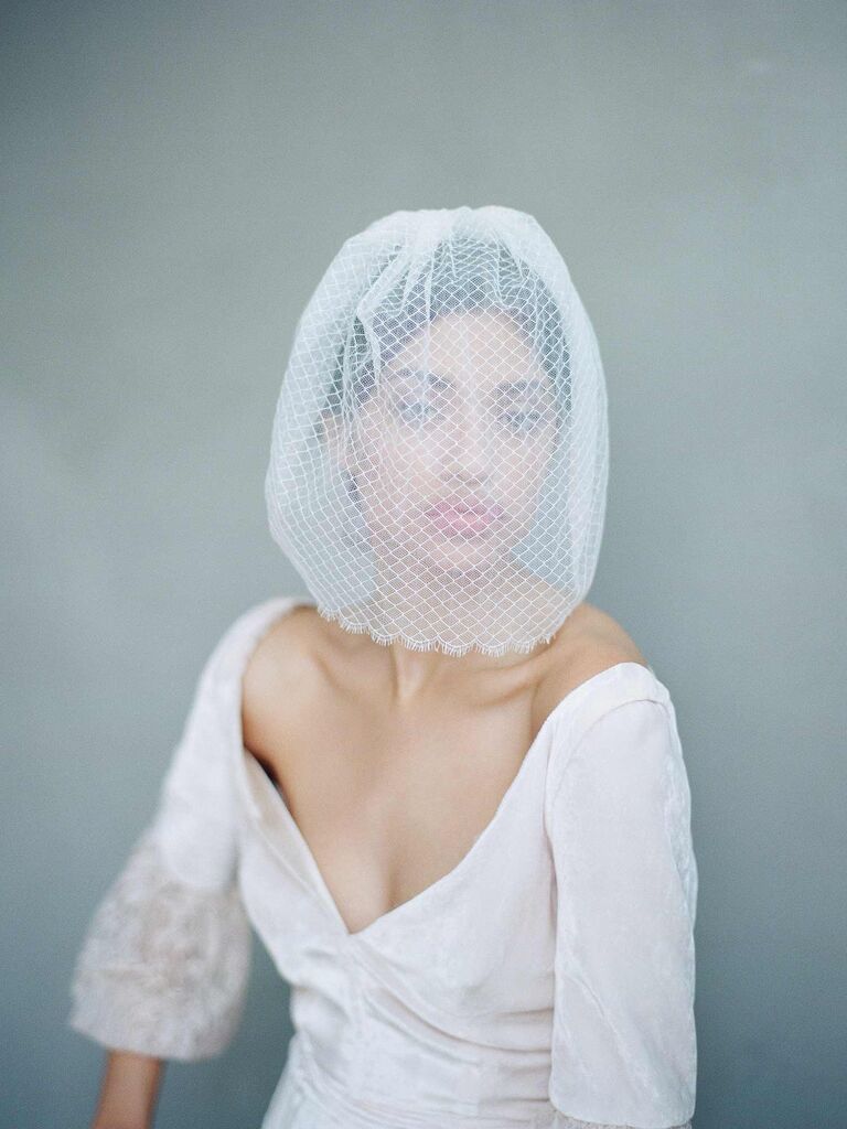 17 Birdcage Veils with Chic Vintage Vibes