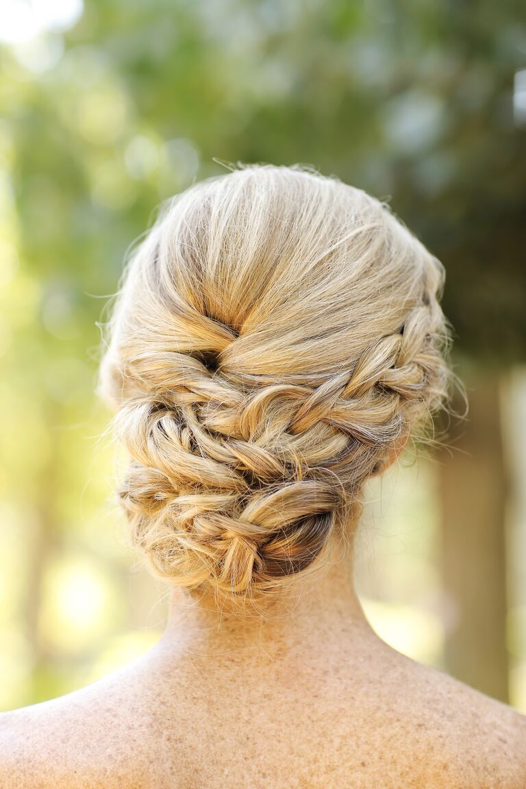 Bridal hairstyles for strapless dress