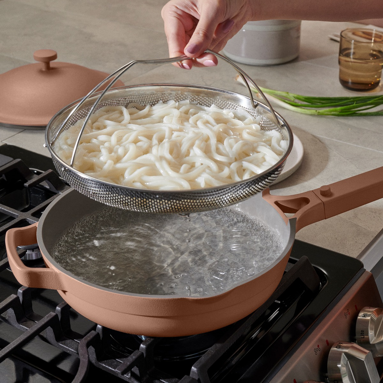 Minimalist pan for your kitchen from The Knot
