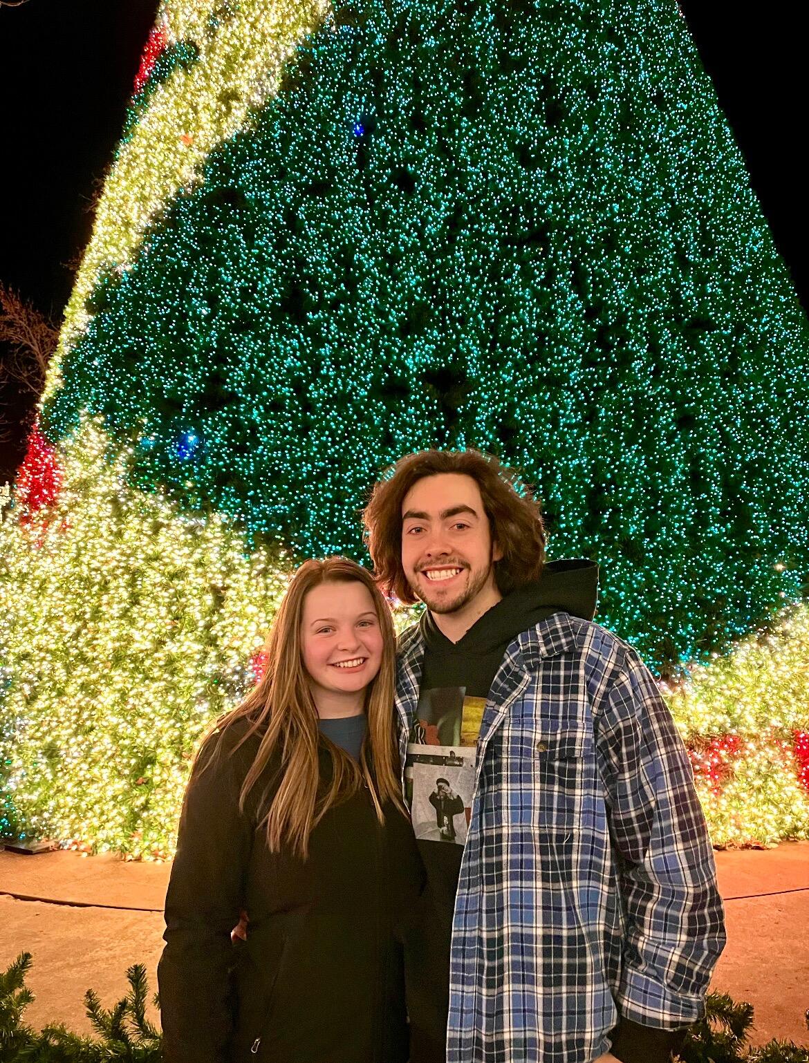 B’s first time tagging along with Emma’s family for their annual Christmas Silver Dollar City trip