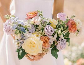 36 Rose Wedding Bouquet Ideas That Bring the Romance