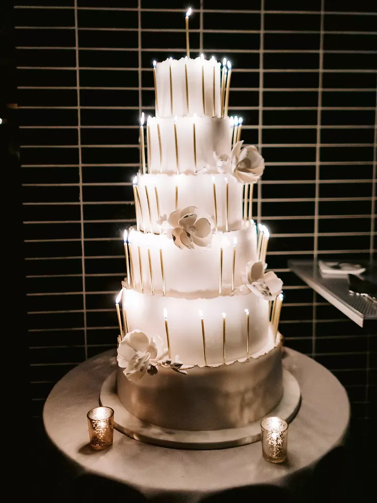 Classic Cakes - Gorgeous watercolor painted cake & gold leaf.
