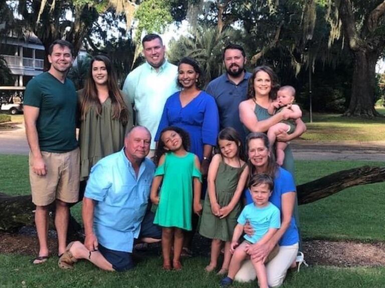 We went on the annual Kirkland beach trip and Sam met all of Thomas' family for the first time! (Thomas previously met Sam's family prior to going on the trip.)