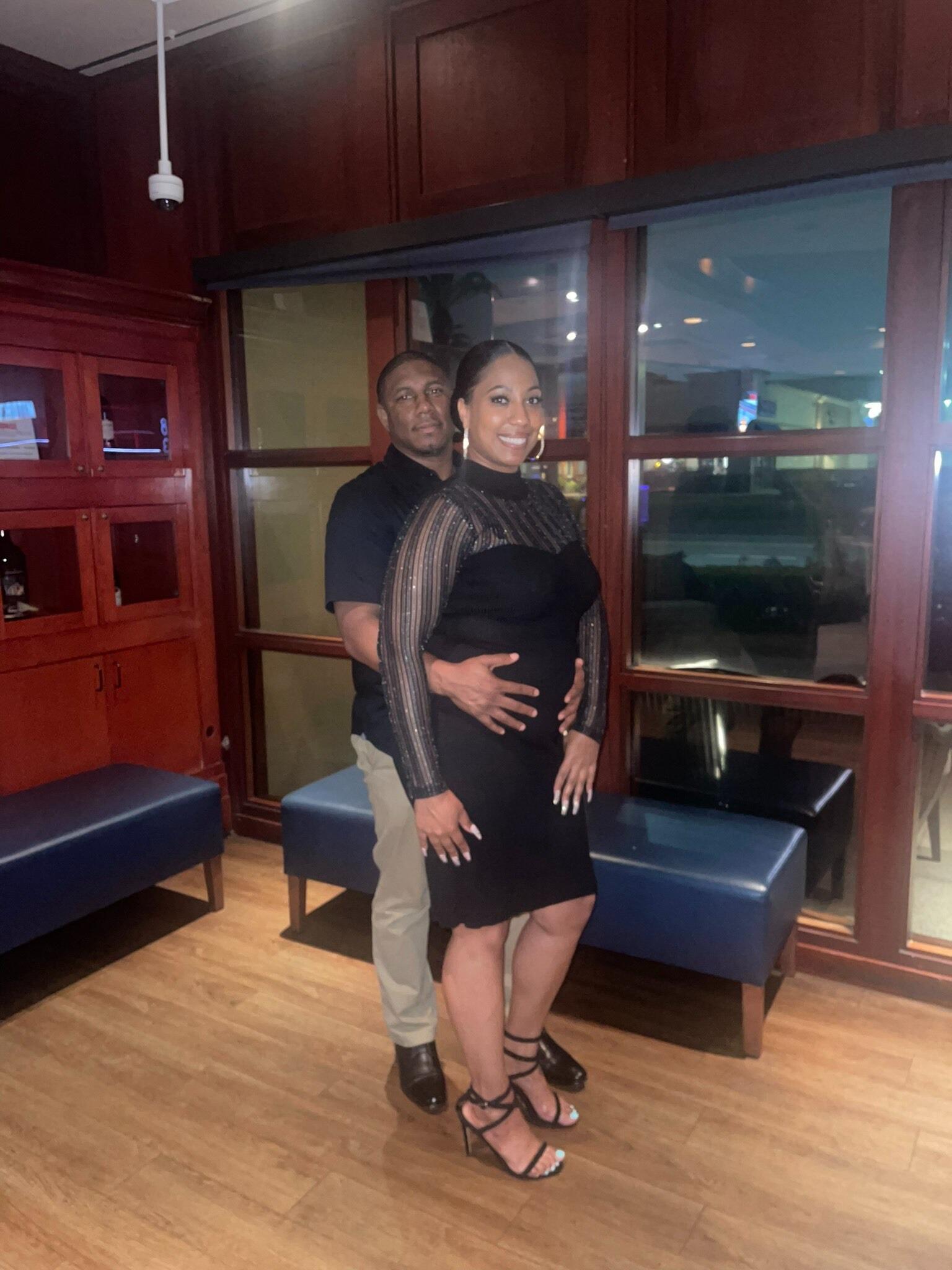 Mike and Sondra celebrated their 1 year anniversary and had a romantic dinner at Flemings.