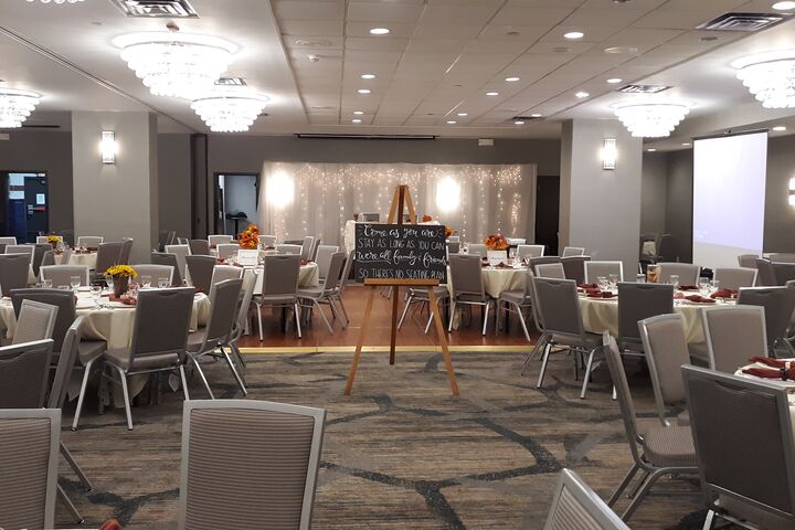 DoubleTree by Hilton Appleton - The Knot