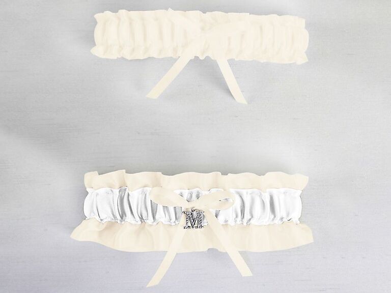 31 Unique Wedding Garters And Bridal Garter Sets