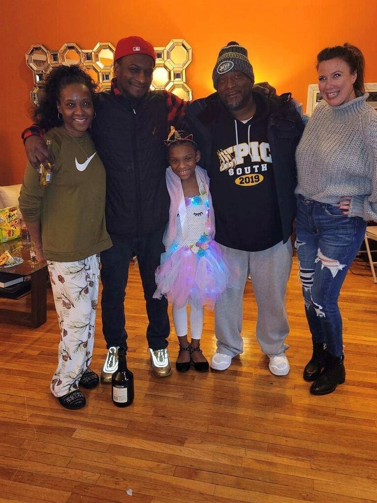 Kelly met one side of the family and Nahla!