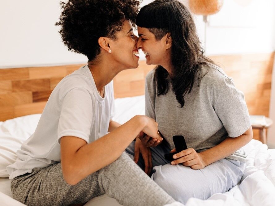 Marriage proposal speech and presenting engagement ring