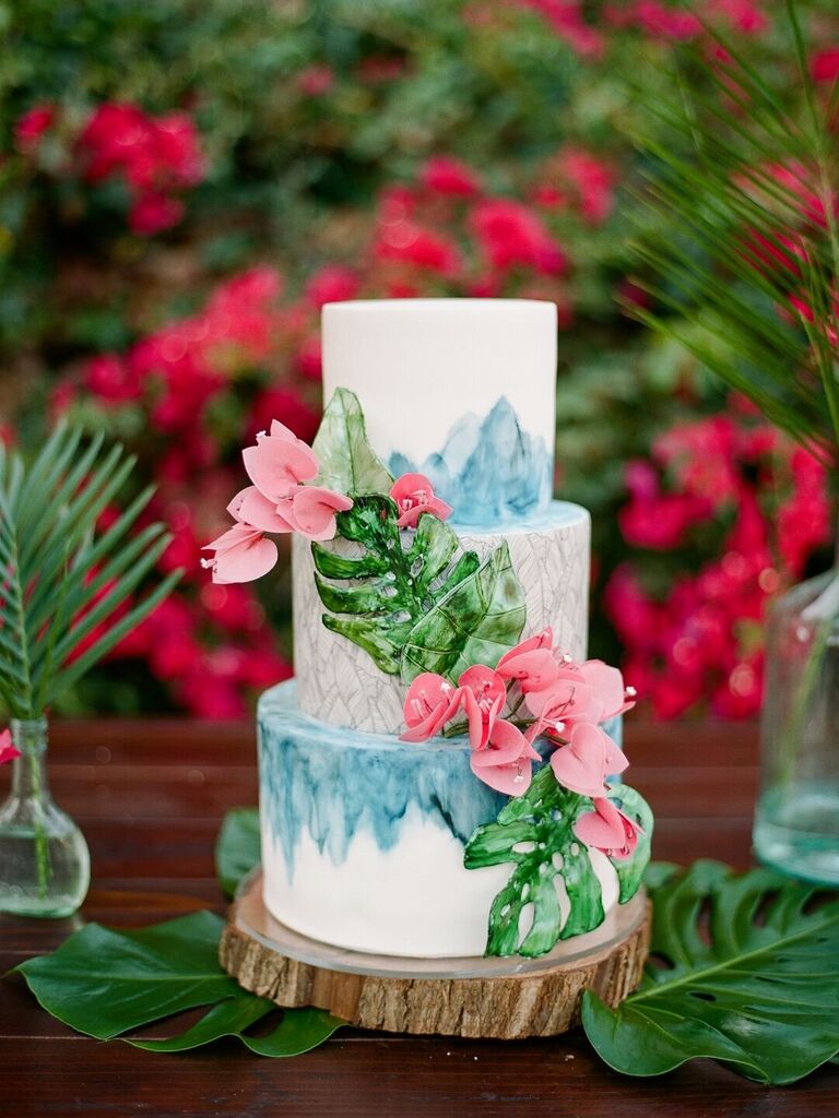 Sugar Flowers on Wedding Cakes: A Wedding Editor's Top Picks