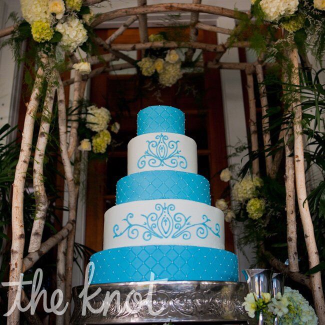 Elegant Blue and White Wedding Cake