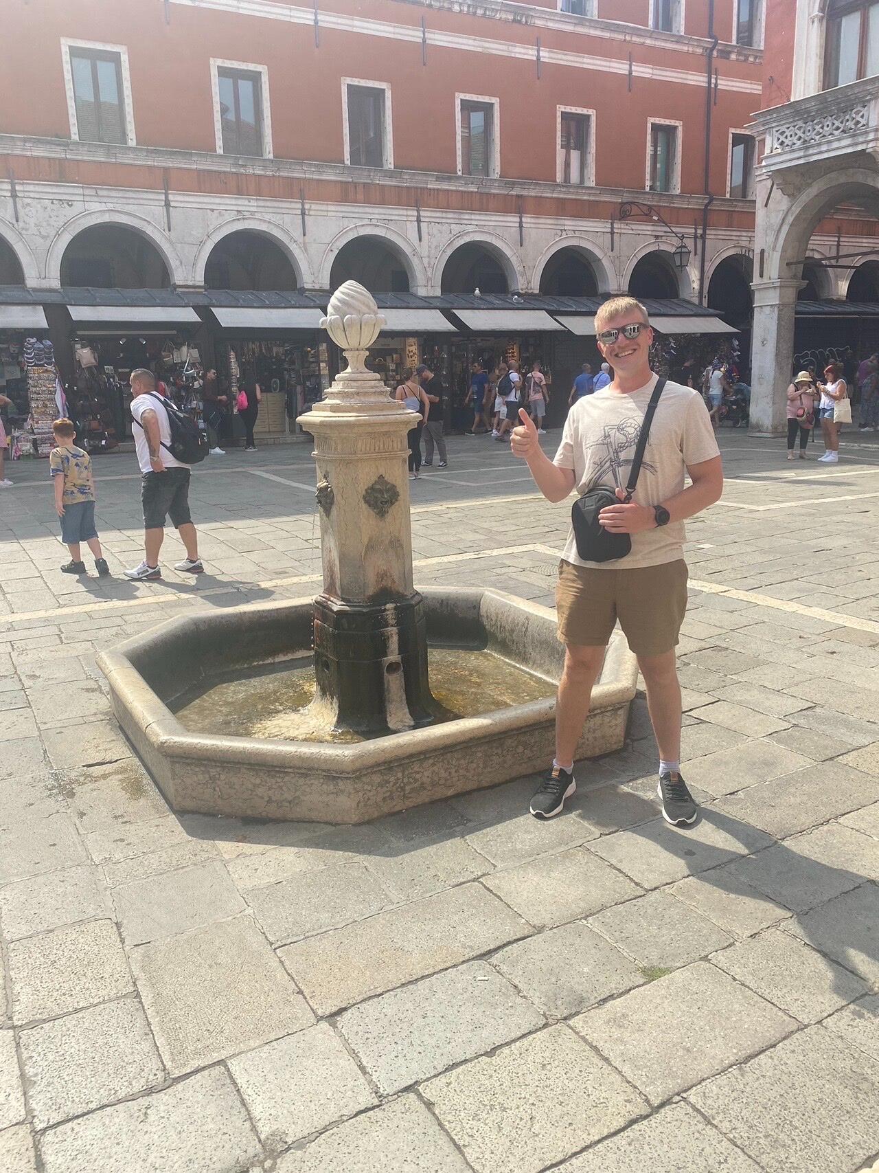 ...to finding the most majestic fountain in Venice (we actually spent the full day looking for this)...