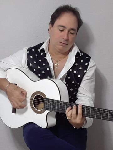 Luis Denis - Acoustic Guitarist - Miami, FL - Hero Main