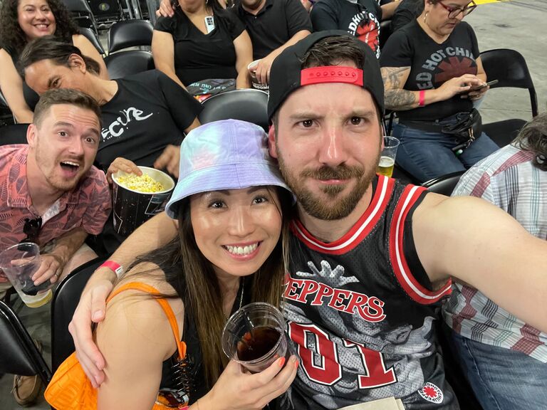 Red Hot Chilli Peppers Concert🎶🎸  Lukas booked the floor seatings🤩 It was an amazing concert!!  A little touch to the moment - Tyler photobombing behind us and Erich trying to hide his face😂