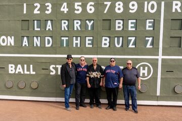 Larry Bee and the Buzz - 60s Band - Marlborough, MA - Hero Main
