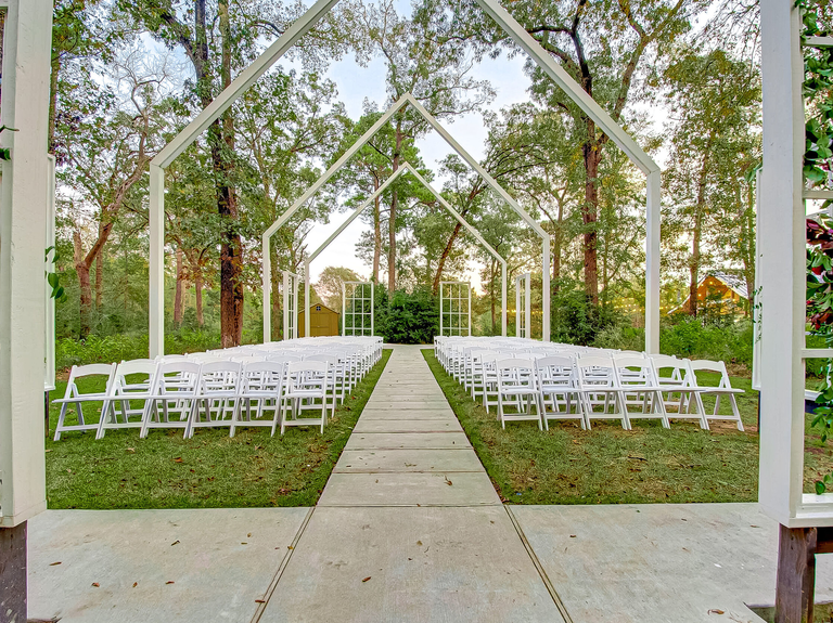 A gorgeous modern outdoor wedding space at The Meekermark