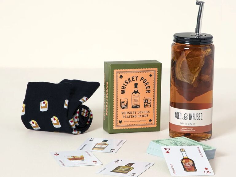 Groomsmen alcohol-themed gift set