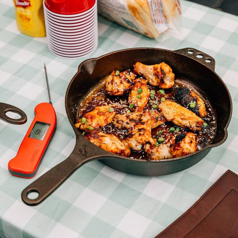 Cast iron skillet