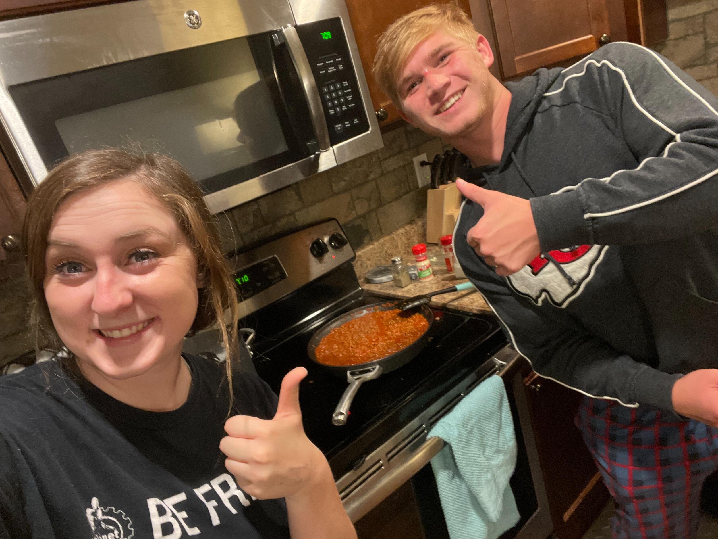 Learning to cook by ourselves 