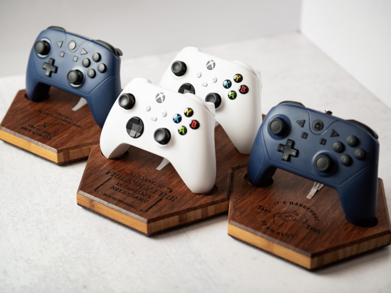 Wood Controller Holder, Gaming Desk Accessories, Personalised Controller  Stand, Boyfriend Birthday Gift for Gamer Boy Gifts, Gamer Valentine 