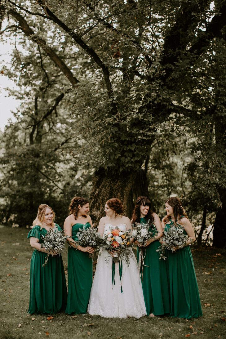 Bridesmaids In Emerald Green Dresses