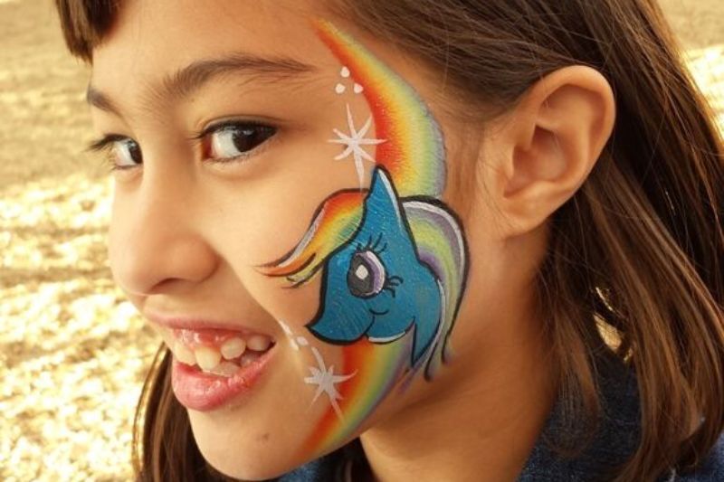 Carnival party ideas - face painters and balloon twisters