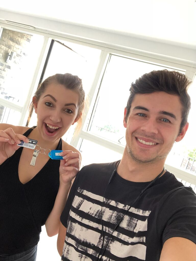 After 3 fun filled years of Jess living with her maid of honour Cynthia in North London and Scott saving the pennies back home in Surrey, it was time to start their next journey in the chapter....co-habitation. 