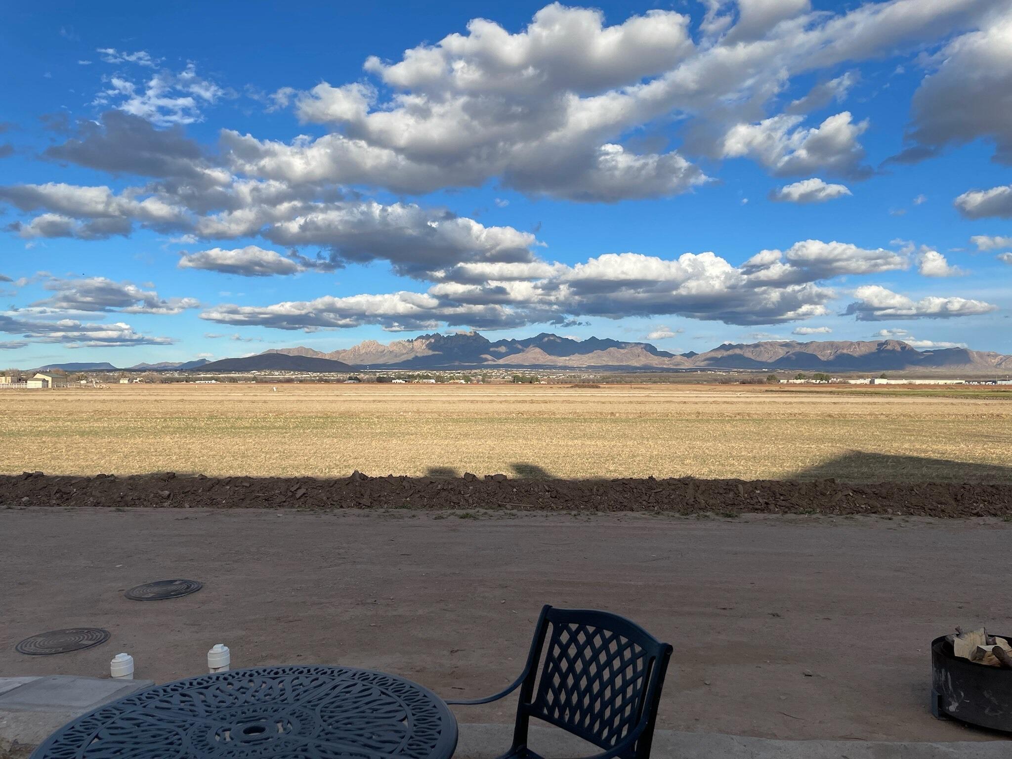 My first time ever visiting Evan's hometown in Las Cruces, NM! The Organ Mountains were stunning, and we enjoyed spending time with his family and eating New Mexican food! 