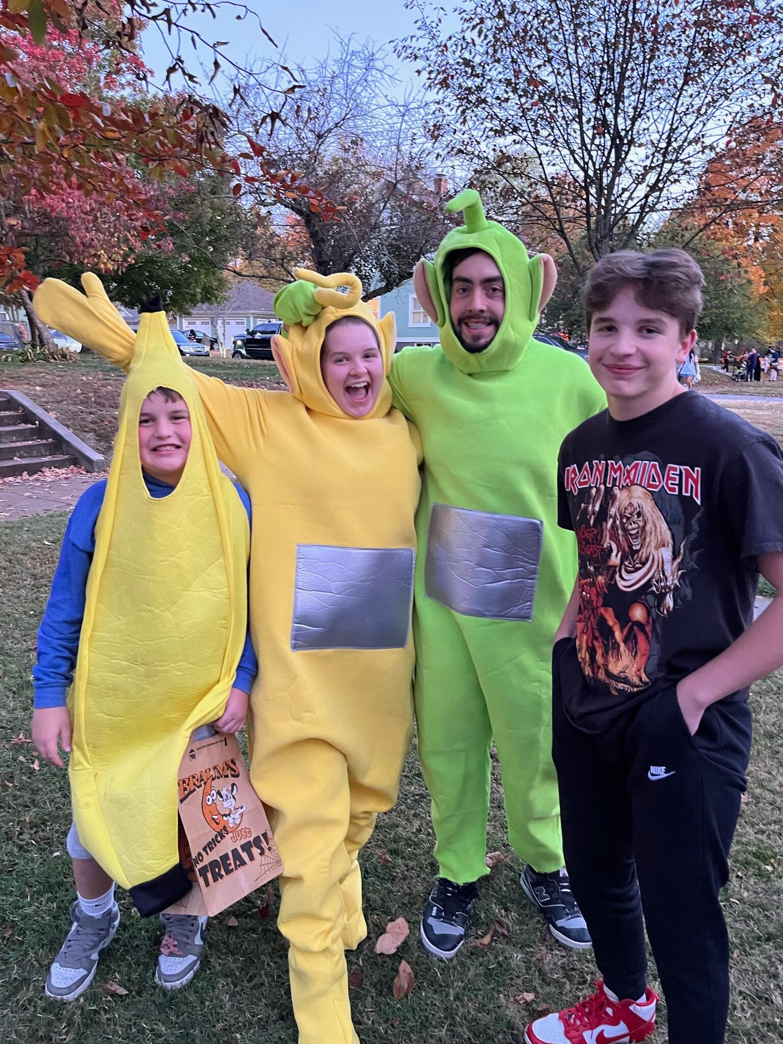 B and Emma with Emma’s two brothers, Elliott and Elijah on Halloween for trick-or-treating 
