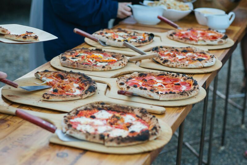 End of summer party ideas: pizza party
