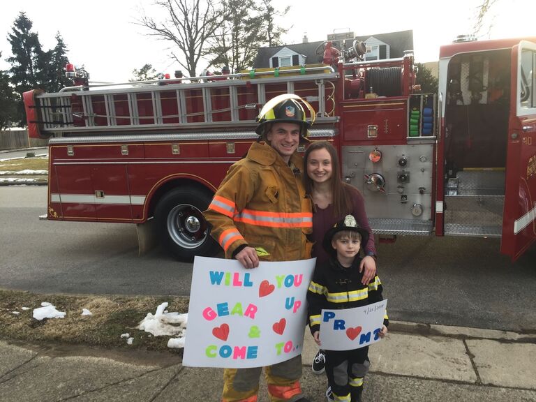 With the help of Uncle Howard, Jerry, RJ, and Jules' best friend, Maddie, the crew surprised her with a promposal on Valentine's Day.