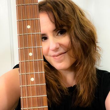 Liz Berg - Singer Guitarist - Lyons, IL - Hero Main