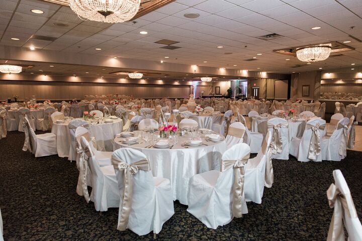 Fern Hill Golf Club Reception  Venues  Clinton  Township  MI 