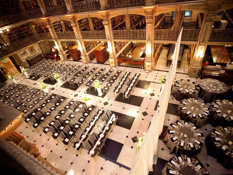 George Peabody Library winter wedding venue in Baltimore, Maryland