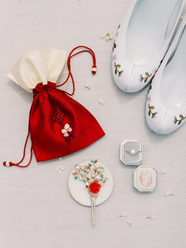 Jewelry and accessories for Korean wedding
