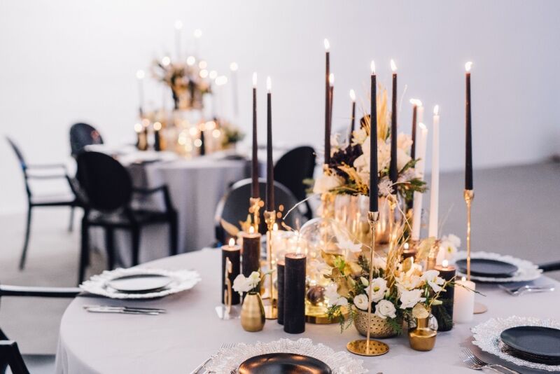 Oscar party idea - black and gold decor