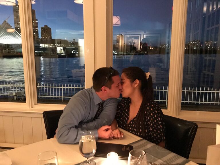 The first official date. 
Jeff asked Nancy to be his girlfriend.
***
Jeff le pregunto a Nancy si queria ser su novia. 