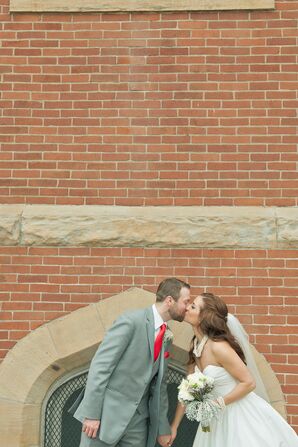 newlyweds sparkler pittsburgh send chapel duquesne outside university