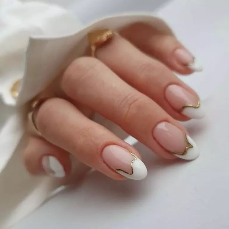 White airbrush tip Acrylic  Airbrush nails, White tip nails, Short acrylic  nails