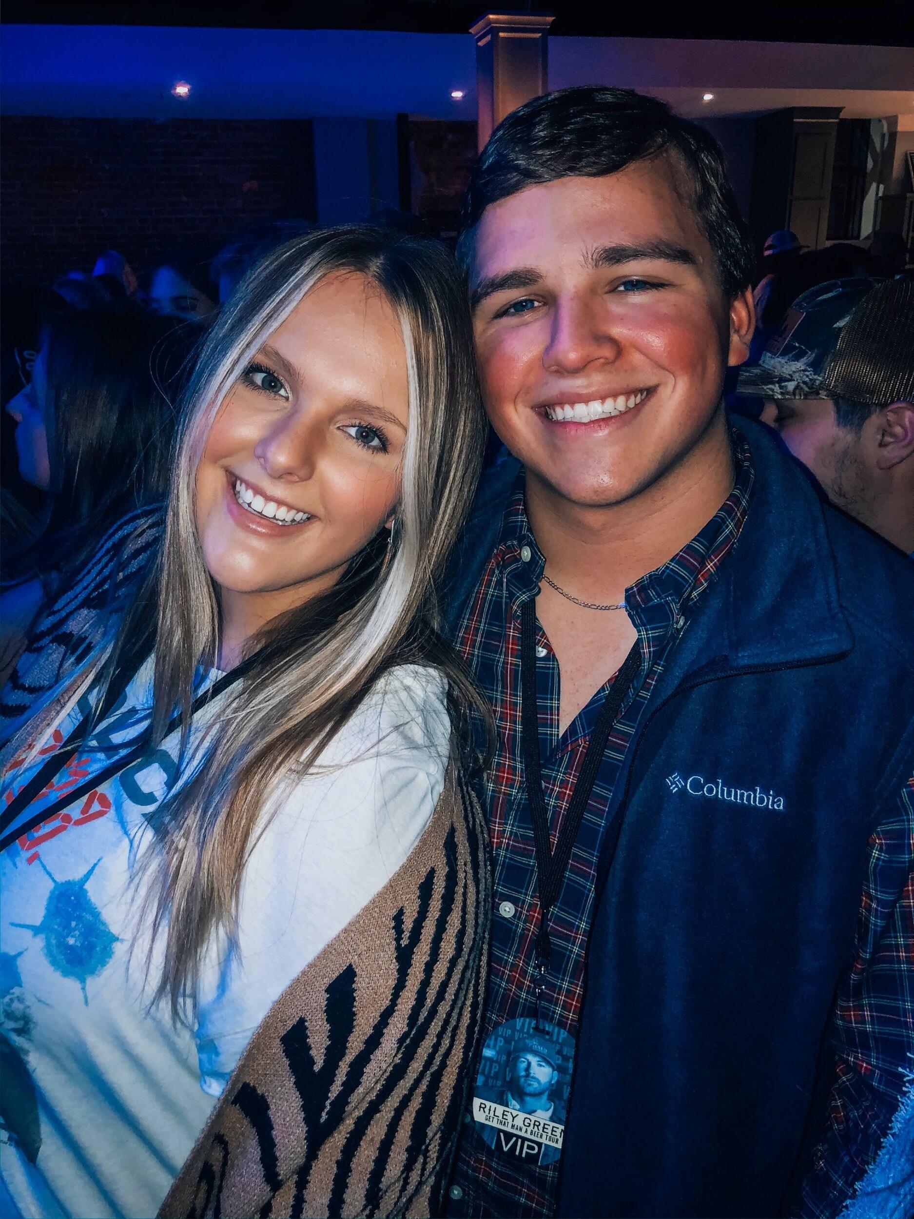 allllll the concert dates - met Riley Green this night and still loved Tyler more