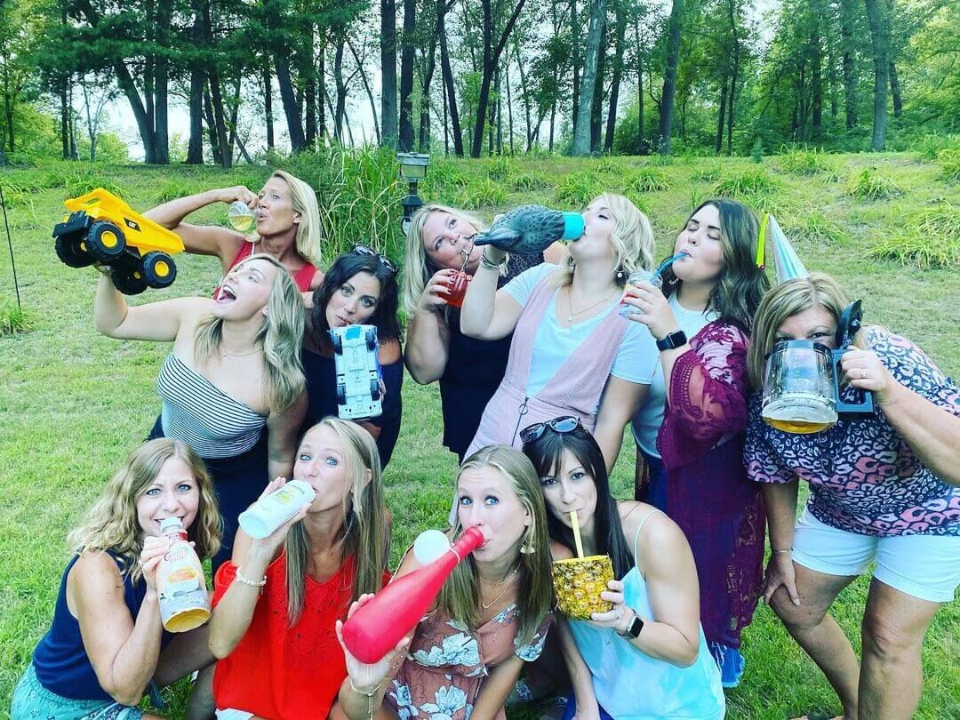 20 Easy And Epic Ideas For A College Dorm Party