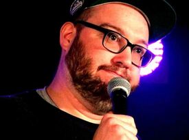 Dylan Gott - Comedian - Toronto, ON - Hero Gallery 2