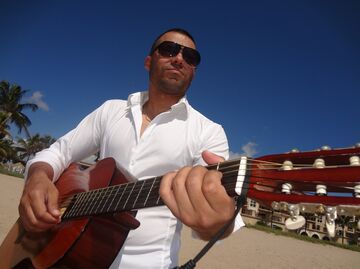 RayRay - Acoustic Guitarist - Fort Lauderdale, FL - Hero Main