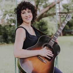 Lauren Carder Fox - Singer & Guitarist, profile image