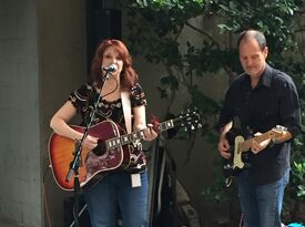 Janet Lynn & Friends - Country Band - Austin, TX - Hero Gallery 4