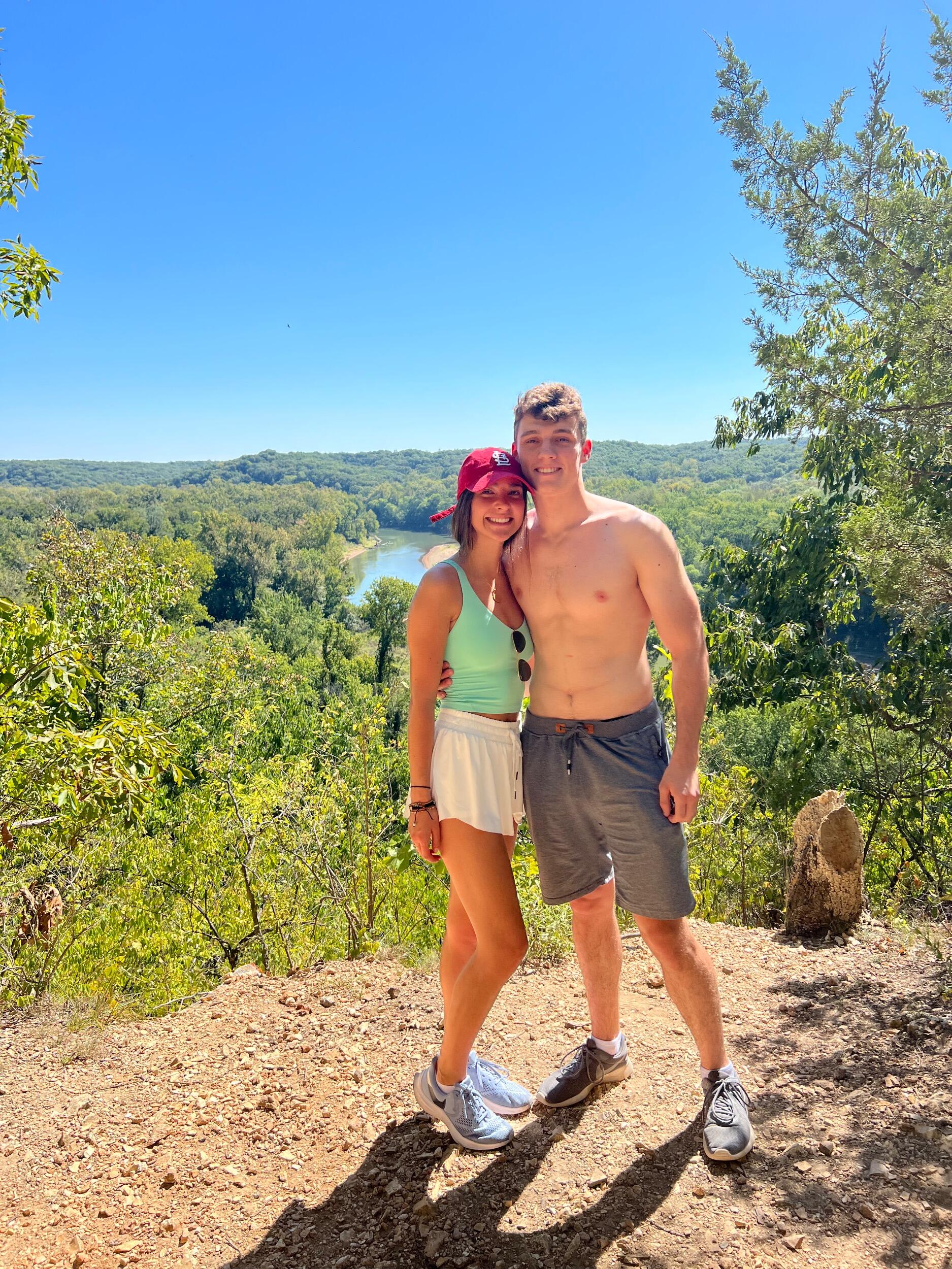 One of our first official dates- hiking// Una de nuestras primeras citas oficiales