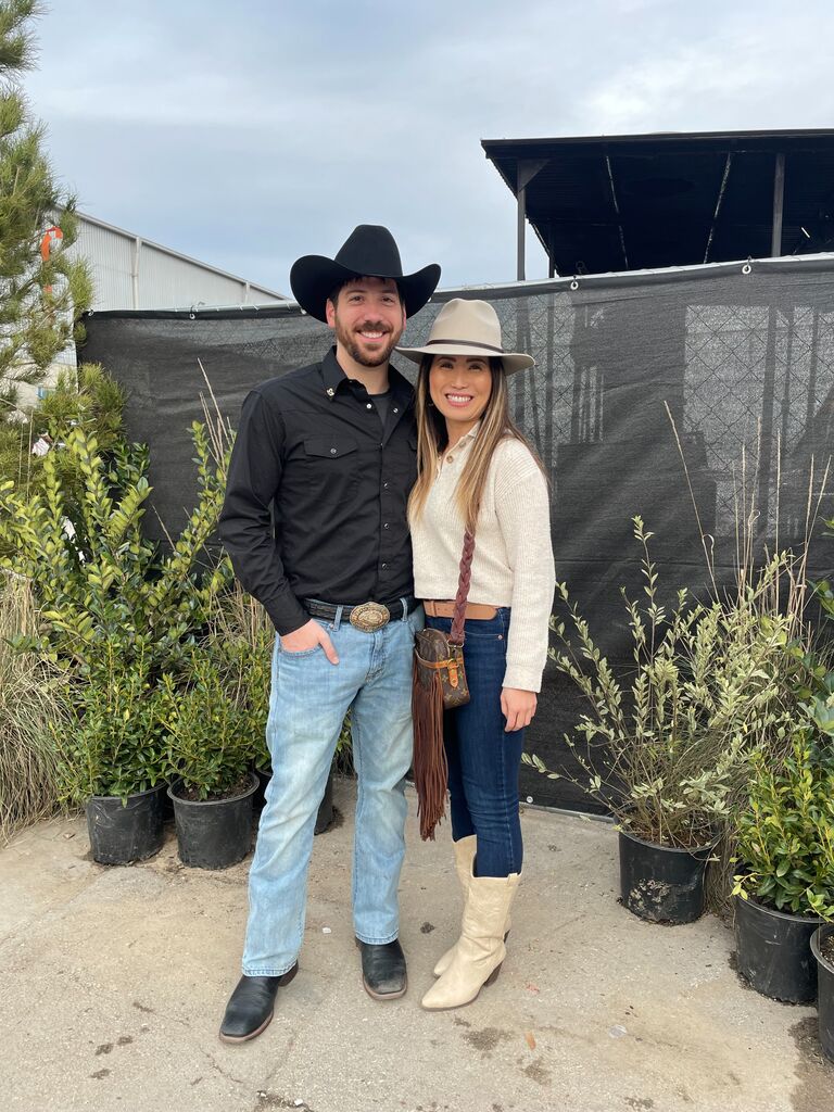 First Rodeo Together🥳🎵 Thank you Mike & Rox for taking us! I found my first cowboy hat this day😍✨